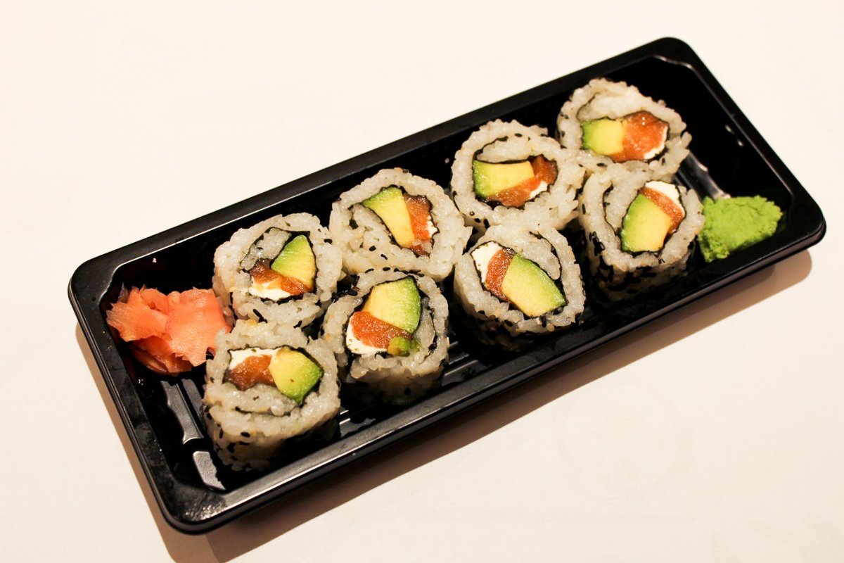5. CALIFORNIA SALMÓN (8 piezas)